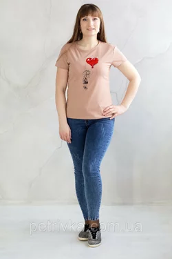 Неймовірна футболка жіноча з принтом Дівчинка з кулькою серце Casual