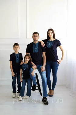 Сімейний комплект вишитих футболок S-3